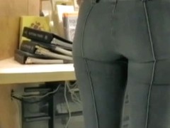 Hot ass in jeans in this street candid video