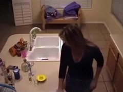 Dude busts his gf cheating on him with a black guy in the kitchen