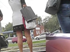 Mature woman in the accidental upskirts video