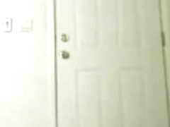 atendiendo al repartidor 18