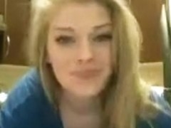 Ashleyy_X masturbating on the floor