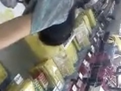 Upskirt in Hipermarket