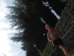 Jogger with bouncing tits !!