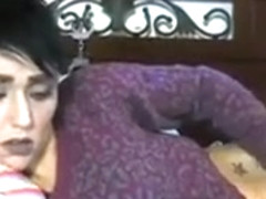 ilovelucylu luxurious baby resting before webcam