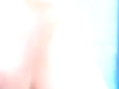 Tanzt vor dem webcamera