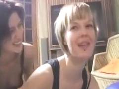 Un petit apéro et hop ça part très vite dans tous les sens, une partouze improvisée et des sod.