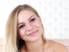 Private show with blonde Sweetsofia