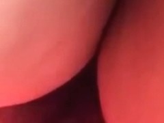 Upskirt sans culotte avec chatte tres poilue