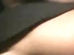 Novinha sem calcinha com a buceta peluda