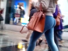 Insane Ass On Sexy Teen Shopper