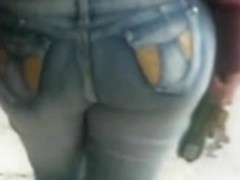 Nenita con buen culo