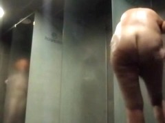 Hidden shower cam woman shaking cellulites booty