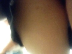 upskirt in supermarkt