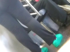 Thick phat ass donk black tights Q train