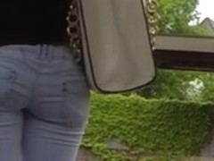 Candid - Babe With Great Ass In Jeans