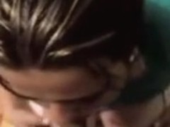 Gordinha chupando com vontade