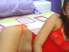 This camgirl is super model gorgeous and she has fine boobs