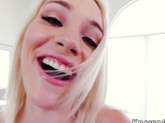 Huge boobs blonde doing jump rope