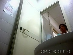 Voyeur video of my gf in toilet