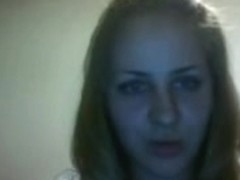 This babe teases me on webcam