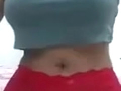 turkish girl lets her boobs bounce on periscope