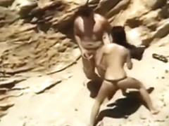 Couple gets away from the crowd to fuck