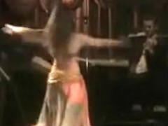 Awesome amateur video with a gorgeous belly dancer
