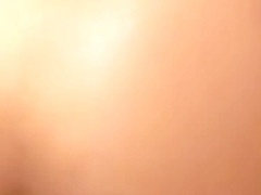 Un vrai orgasme amateur pendant la levrette