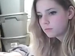 Blonde teen masturbate