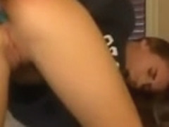 Solo anal with a hairbrush/comb