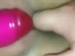 le encanta su juguete