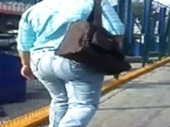 Sus tetas paraditas y punteagudas de esta madura