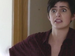 Jacqueline Toboni, Kiersey Clemons - Easy S01E02
