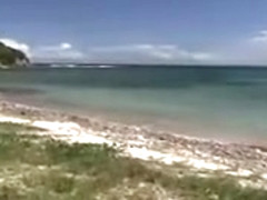 Belle nana se fait niquer en double sur une plage d�serte