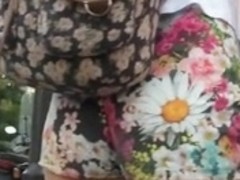 Flower shorts booty