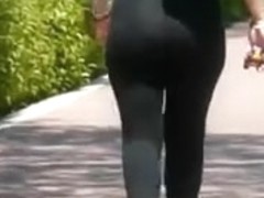 pefect ass walking- imagroper