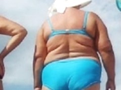 Russian mature on the beach! Amateur hidden cam!