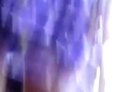 Upskirt a colegiala con sorpresa debajo