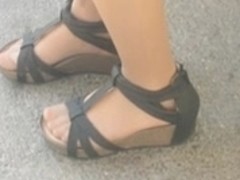 candi feet 2