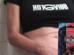 Solo brunette fingering and toying her hole _