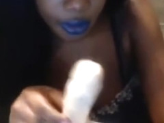 Belle black qui se fait du bien