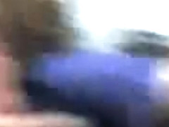 Au boulot une femme de m�nage baise avec deux mecs