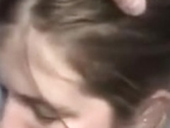 Innocente 18enne sborrata in faccia