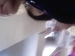 Culito de rubia en fila (2-2)