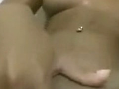 Colegiala se masturba y se viene rico