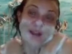 SANDYkiss takes a bath