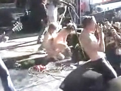 Amateur couple fucking at a rock concert