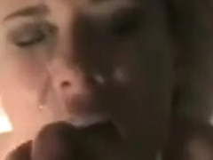 Kinky Wife Giving A Blowjob For A Facial