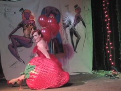 Burlesque Strip SHOW 136 Lola Vee