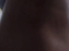 sous la jupe de cette coquine un cul de ouf !!!